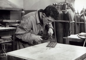 Benvenuto Arrigoni nell'officina della scuola apprendisti.