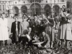 Gitanti del Cral aziendale in piazza San Marco.