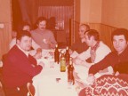 Enrico Castelli a cena con i colleghi del reparto aggiustaggio.