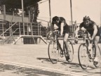 Prove su pista al velodromo aziendale.