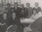 Foto di gruppo di Guido Castelli con i colleghi durante una cena.