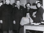 Giuseppe Lardo con i colleghi del laboratorio centrale.