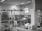 Giacomo Seghezzi al lavoro all'officina collaudo materiali.