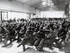 Lavoratori durante un assemblea.