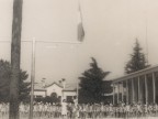 Giuseppina Betelli al lavoro con i bambini alla colonia elioterapica.